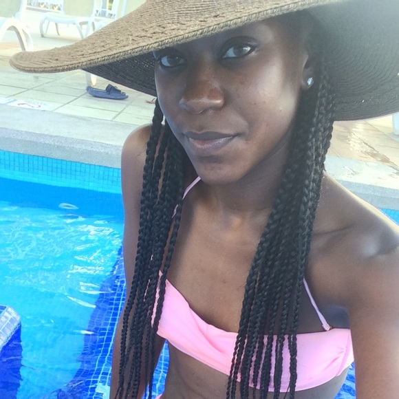 Meet your Posher, Asha - Picture 4 of 7